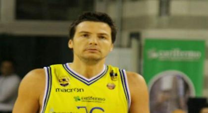 Αποσύρεται ο Ζορόσκι