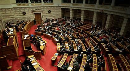 Νομοθετικό αλαλούμ με την κατάργηση της ψήφου των μεταναστών