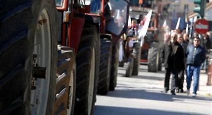 Αγρότες διέκοψαν για μισή ώρα την κυκλοφορία στην Αθηνών - Λαμίας