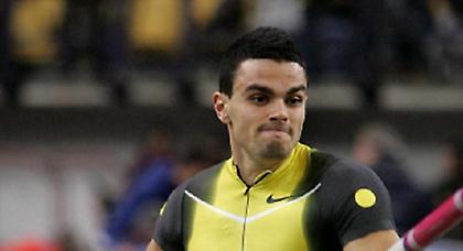 Θα τον φάνε τα ταξίδια…