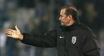 Στέφενς: «Δεν σκέφτομαι τον Ολυμπιακό»