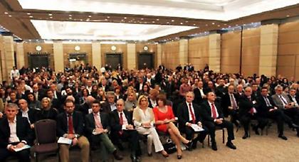 Όλοι παρόντες στη «γιορτή»