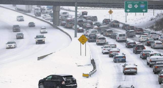 ΗΠΑ: Τουλάχιστον 22 οι νεκροί από τη φονική χιονοθύελλα
