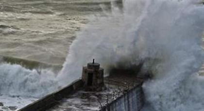 Τρεις νεκροί από την κακοκαιρία στη Μεγάλη Βρετανία