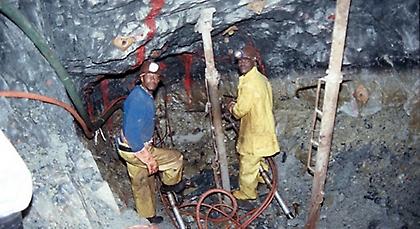 Νότια Αφρική: 200 εργάτες παγιδευμένοι σε μεταλλείο χρυσού