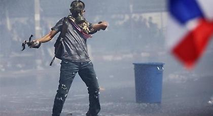 Ταϊλάνδη: Νεκρός αστυνομικός κατά την απομάκρυνση διαδηλωτών