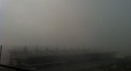 Απίστευτο θέαμα στον Πειραιά με την πυκνή ομίχλη! (ΦΩΤΟ)