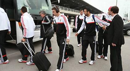 Υποδοχή με μπουζούκι και χορό στην Μπενφίκα (video,pics)