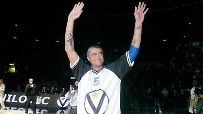 Αποσύρει τη φανέλα του Ντανίλοβιτς η Μπολόνια