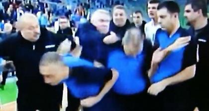 Η απολογία του… θερμόαιμου τραγουδιστή