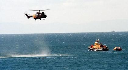 Κατασβέστηκε η φωτιά στη θαλαμηγό στη Σαλαμίνα