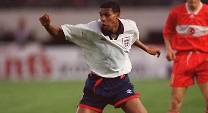 «Μου πετούσαν μπανάνες στο γήπεδο και τις έτρωγα…»