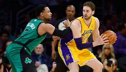 Νικητές στο ντέρμπι της… παρακμής