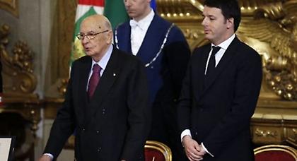 Σε «παγωμένο» κλίμα η τελετή παράδοσης Λέττα-Ρέντσι