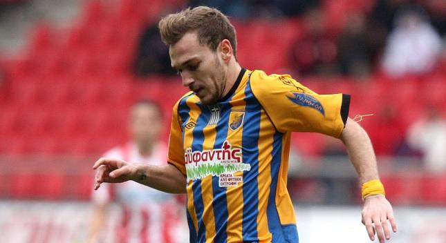 «Λύγισε» ο Μπακάκης