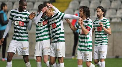 Μόνο με κιάλι…