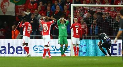 Της... έκλεισε το σπίτι!