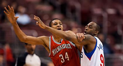 Μοιράζει… πόνο ο Γιάννης (video)