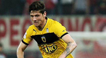 Μέσα ο Τσουμάγκας, έξω τρεις