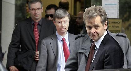 Σε εξέλιξη η συνάντηση Στουρνάρα με την τρόικα