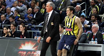 Μοίρασε «ευχαριστώ» ο Ομπράντοβιτς