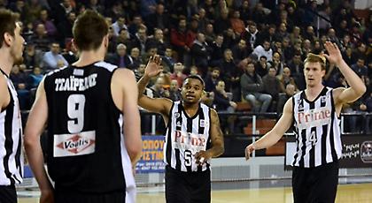 Ο ψηλός και οι κοντοί