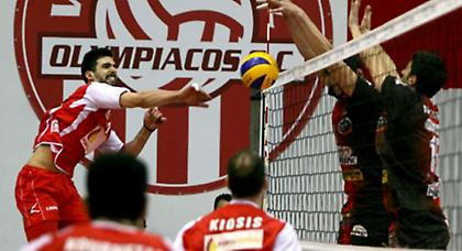 «Επεισοδιακό» τρίποντο ο Ολυμπιακός