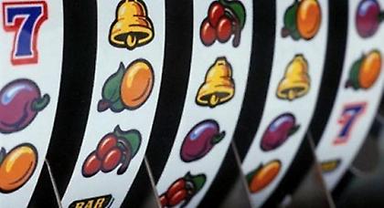 Πέντε συλλήψεις για «φρουτάκια» στο Αγρίνιο