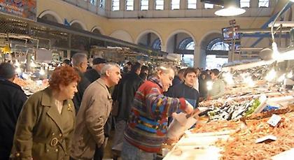 Ανοιχτή όλο το βράδυ η Βαρβάκειος