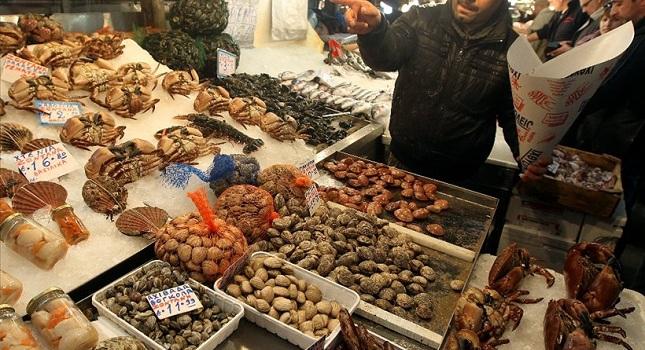 Μέχρι τη μία στη Βαρβάκειο Αγορά - Ανοιχτές και οι λαϊκές αγορές