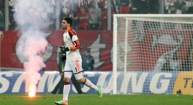 «Έπρεπε να διακοπεί το ντέρμπι»