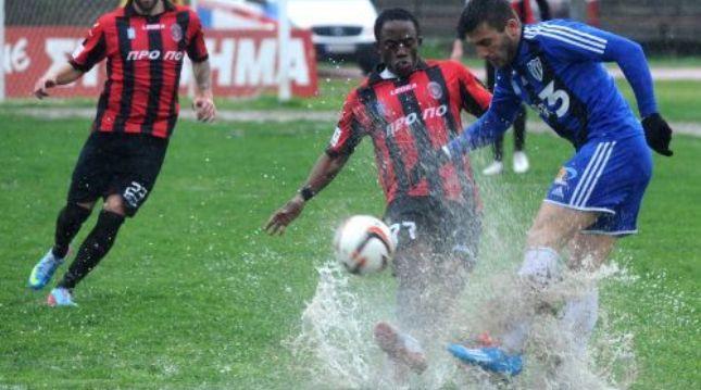 Ρίξε στα λασπόνερα…