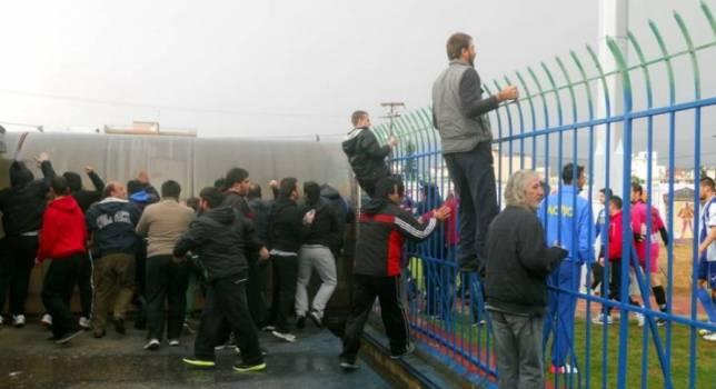 Καταγγέλλει επίθεση ο Φωκικός