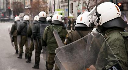 Ξύλο και χημικά στην πορεία του ΠΑΜΕ