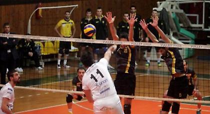 Με διαφορετικούς στόχους…