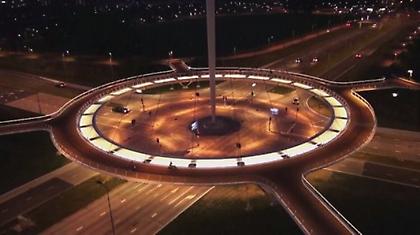 Ουράνιοι… ποδηλατόδρομοι στην Ολλανδία (video)