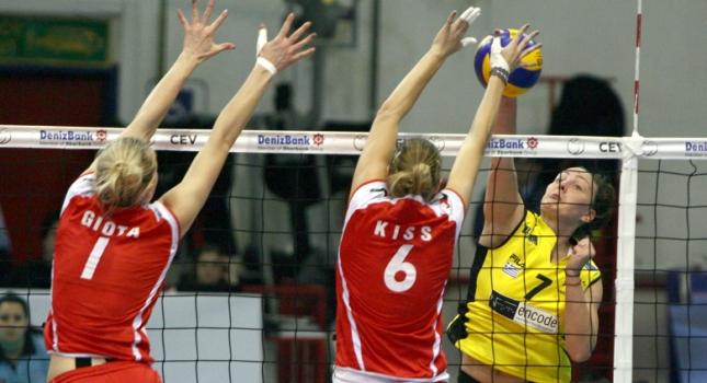 Χαλαρώνουν Ολυμπιακός και ΑΕΚ