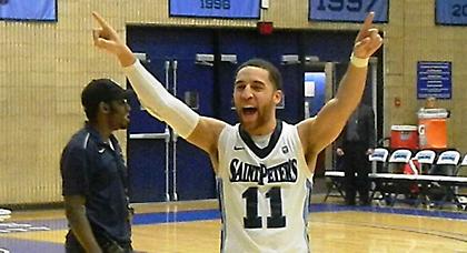 Tους έκανε πελάτες… (videos)