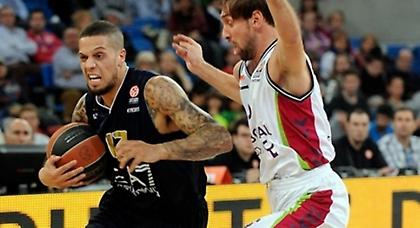 Ασταμάτητη η Αρμάνι!