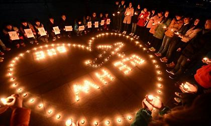 Προσευχή για τους 239 αγνοούμενους του αεροσκάφους