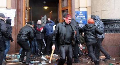 Ουκρανία: Δύο νεκροί στο Χάρκοβο από συγκρούσεις ρωσόφιλων και ουκρανόφιλων