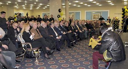 «Κύριε Οικονομόπουλε, αδειάστε μας τη γωνιά»