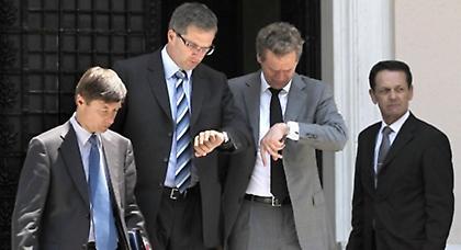 «Μαχαίρι» στις άδειες των συνδικαλιστών