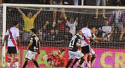 Ανεβαίνει η Νιούελς – Στην κορυφή η «Εστού»