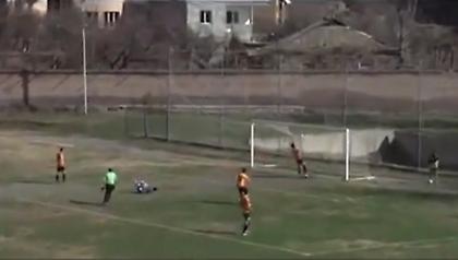 Τέτοιο αυτογκόλ δεν ξανάγινε (video)