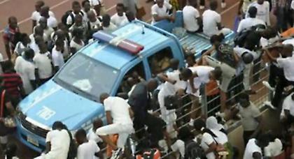 Ποδοπατήθηκαν για μια θέση εργασίας!