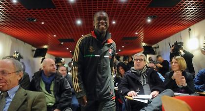 Στηρίζει Ζέεντορφ ο Μπερλουσκόνι