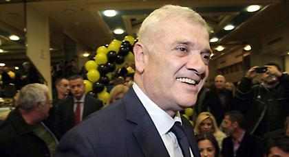 Υπογραφές και… διαγραφές