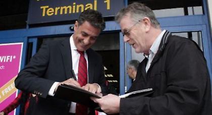 Ολυμπιακός… και στο Μάντσεστερ! (pics)