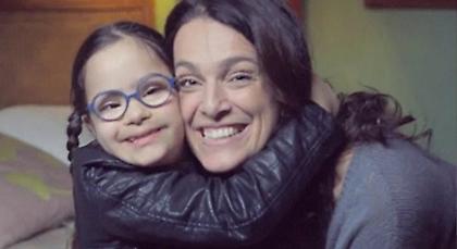 Παιδιά με σύνδρομο Down στηρίζουν μέλλουσα μητέρα (video)